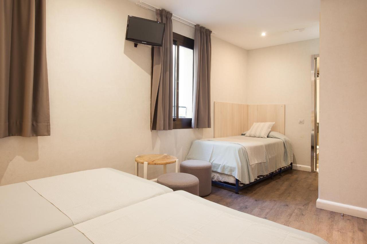 Hostal Fernando Barcellona Esterno foto