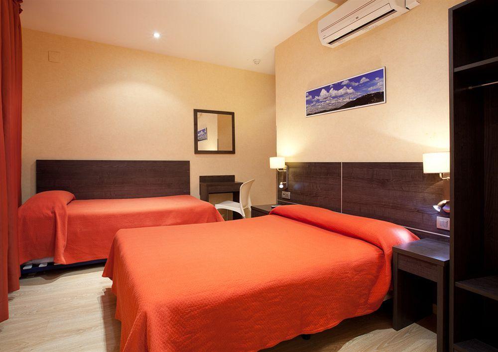 Hostal Fernando Barcellona Esterno foto
