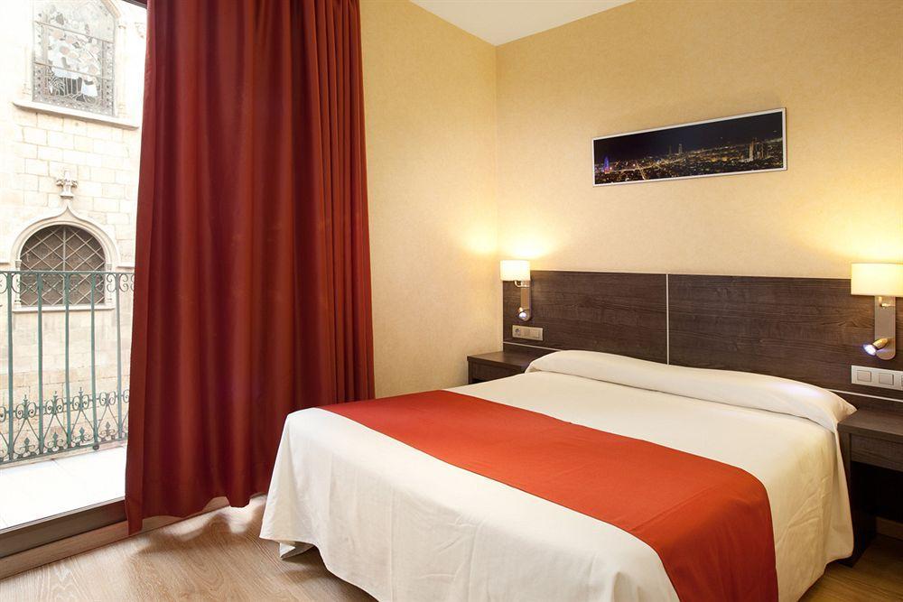 Hostal Fernando Barcellona Esterno foto