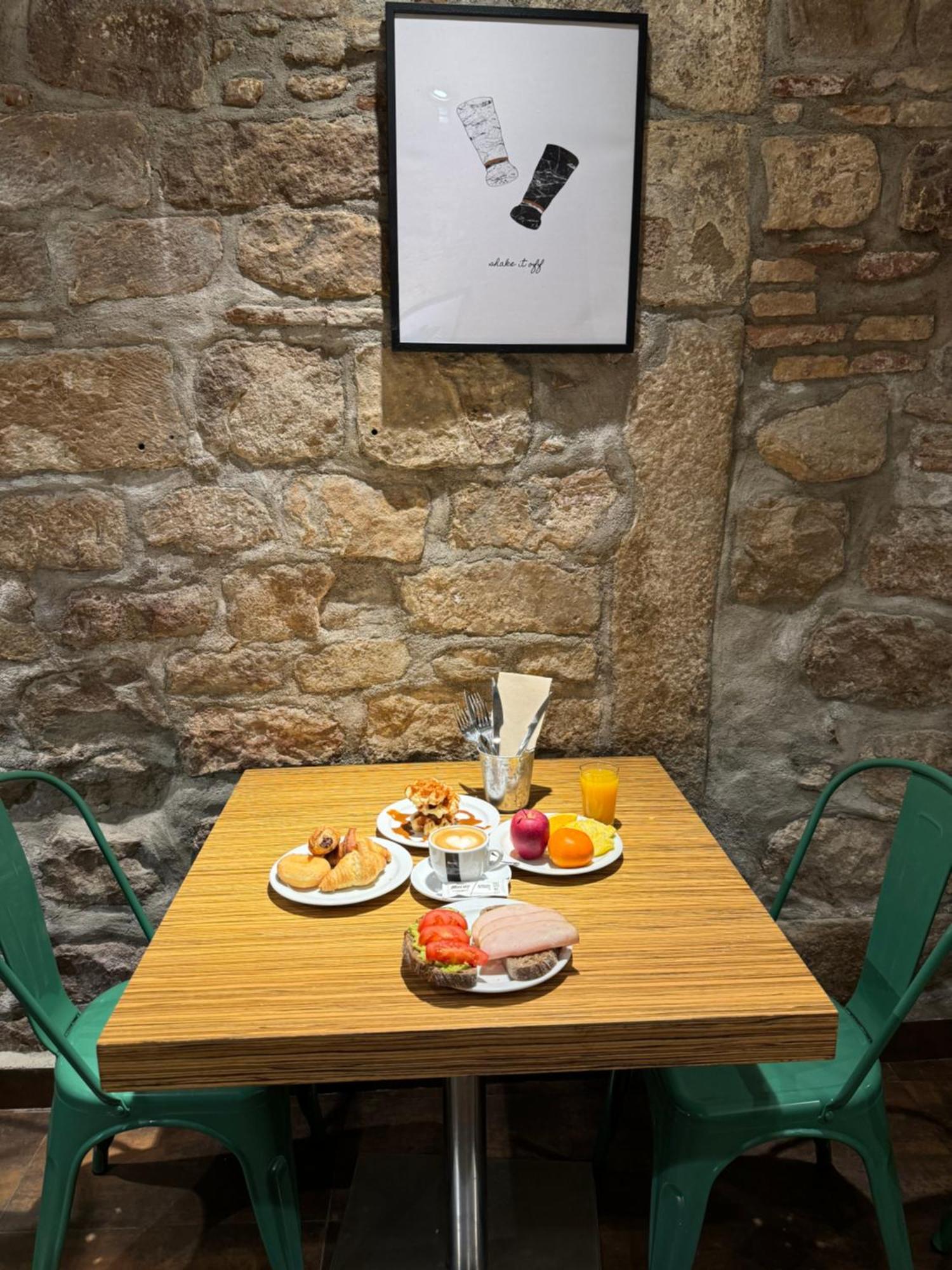 Hostal Fernando Barcellona Esterno foto