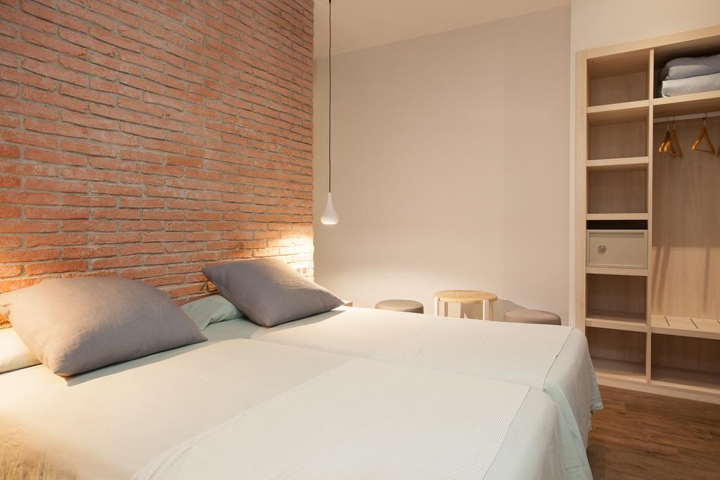 Hostal Fernando Barcellona Esterno foto