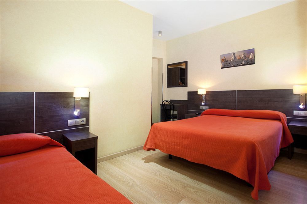 Hostal Fernando Barcellona Esterno foto