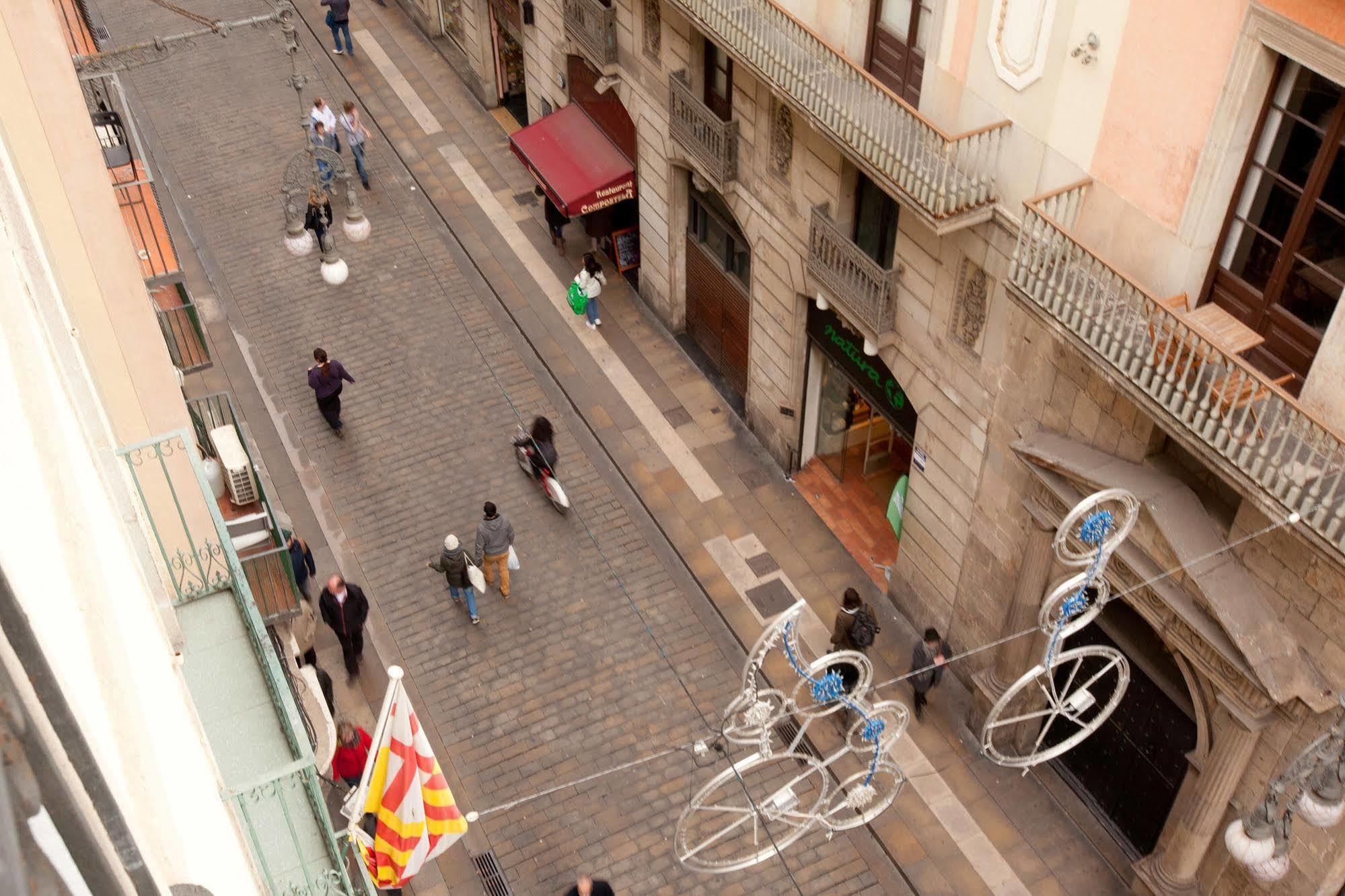 Hostal Fernando Barcellona Esterno foto