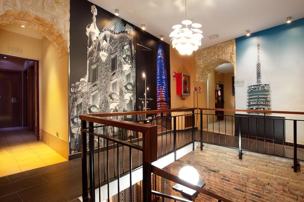 Hostal Fernando Barcellona Esterno foto