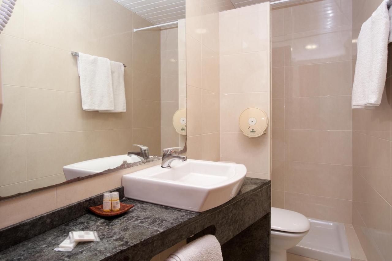 Hostal Fernando Barcellona Esterno foto