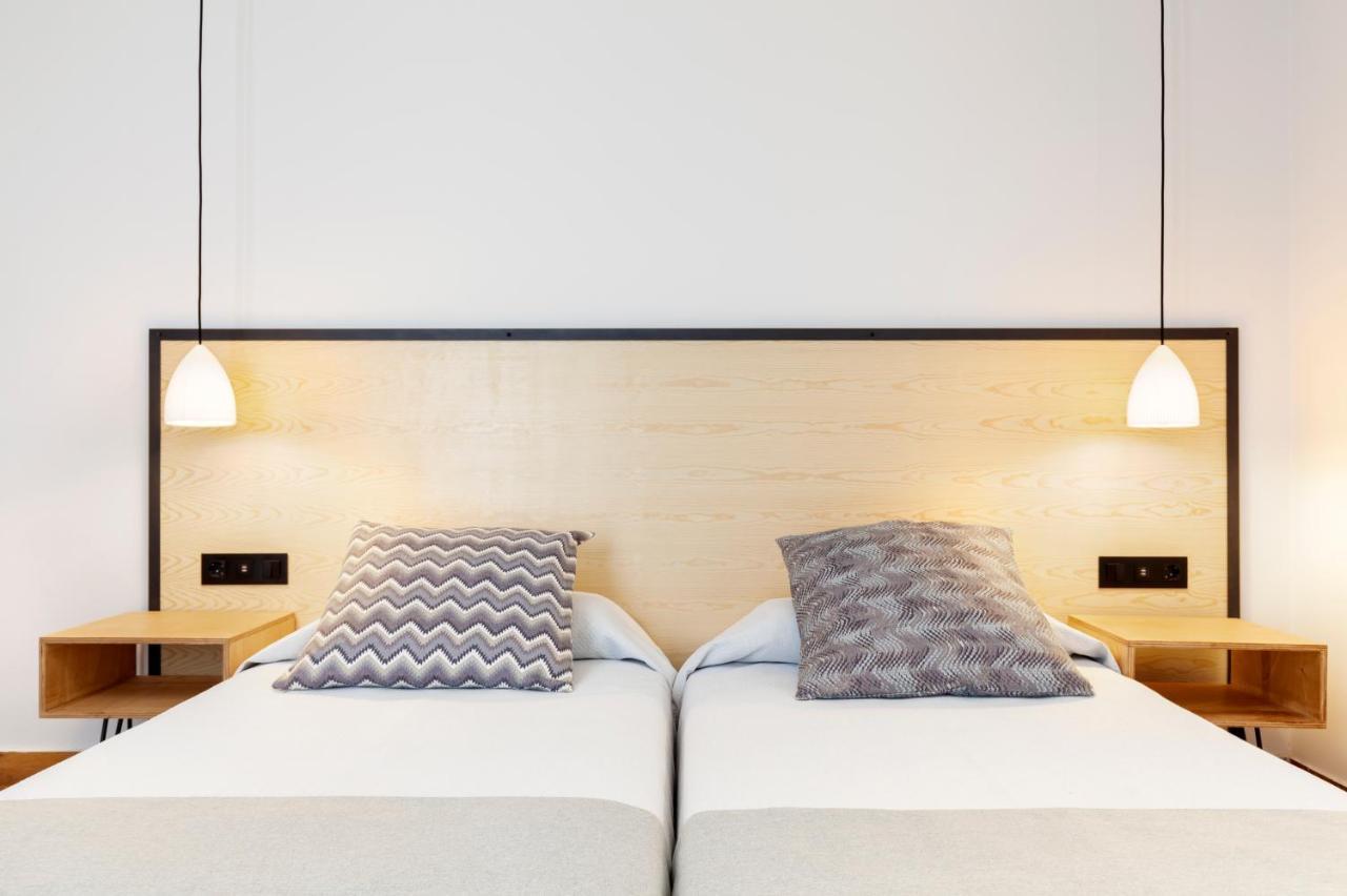 Hostal Fernando Barcellona Esterno foto
